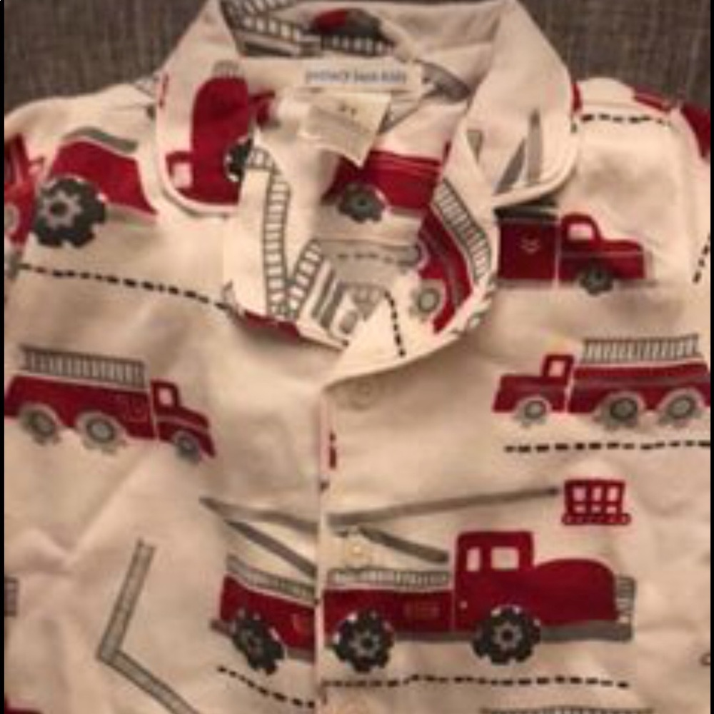 Pottery barn kids boys fire truck 🚒 pajamas set